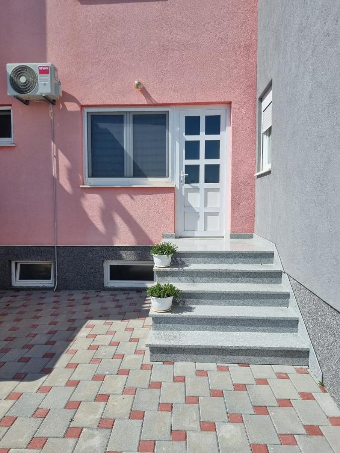 Apartmani Toni Drnis Luaran gambar
