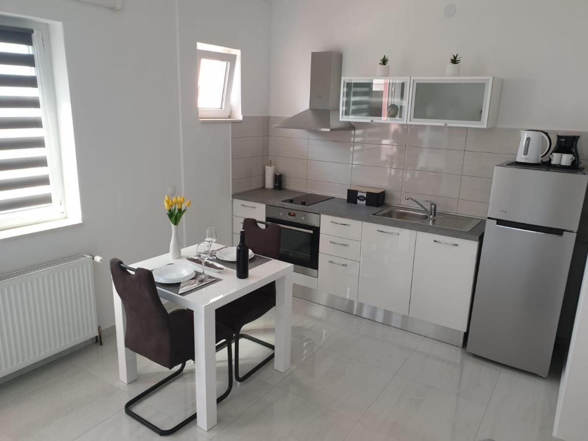 Apartmani Toni Drnis Luaran gambar