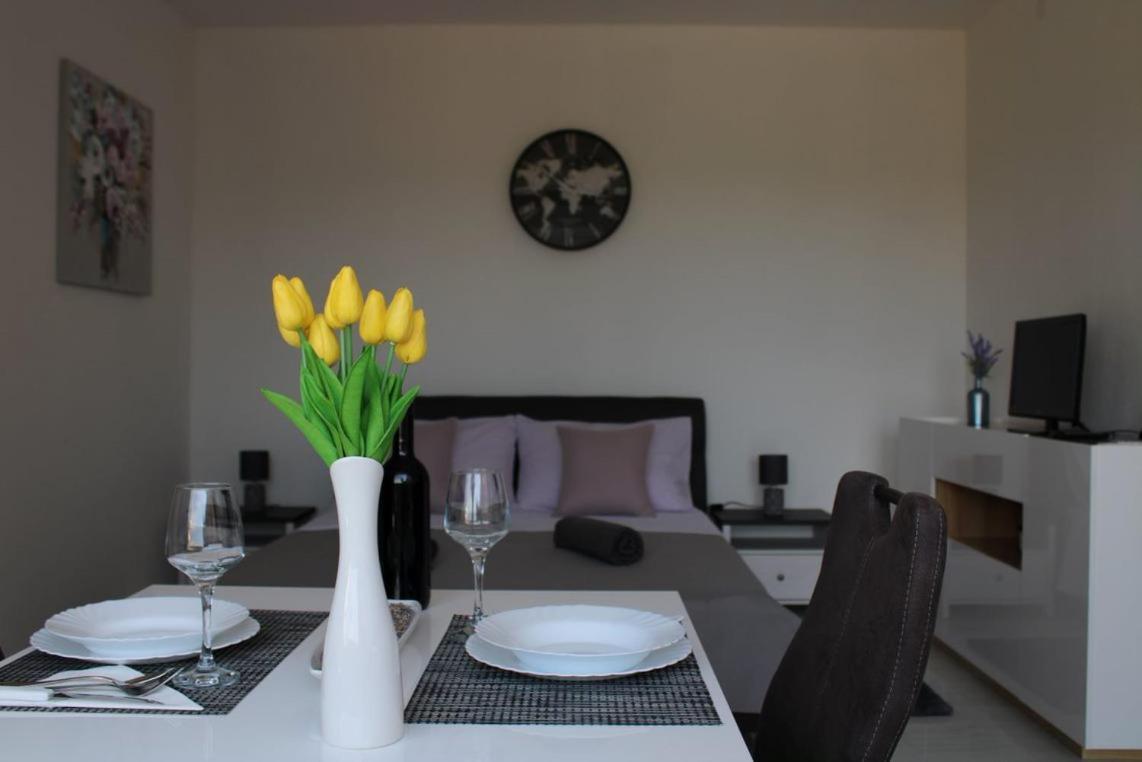 Apartmani Toni Drnis Luaran gambar